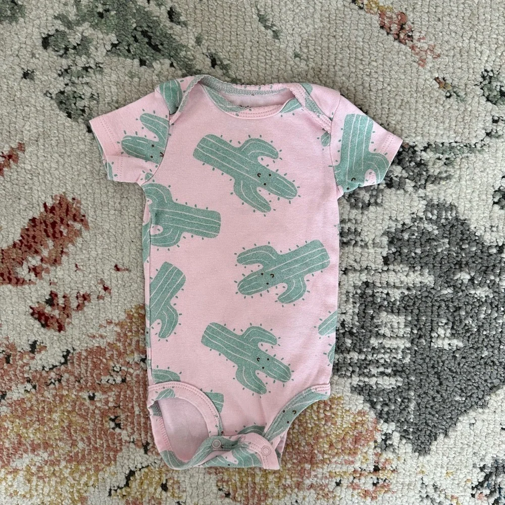 Carter’s cactus baby girl 9 month Onesie Like New baby girl bodysuit onesie